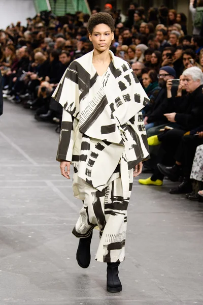Look 33